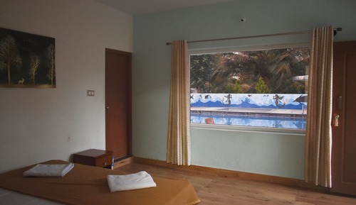 Chambre Quadruple Classique, patio, vue piscine