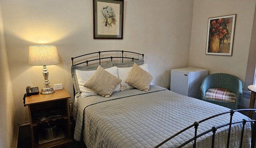 Chambre, 1 lit double, vue cour intérieure