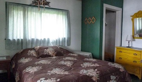 Cottage Tradition, 2 chambres, cuisine, vue baie (Waterfront Cottage 8, with 2 singles)