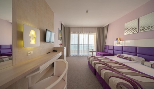 Chambre Double Standard, vue partielle sur la mer (Free Aquapark Access)