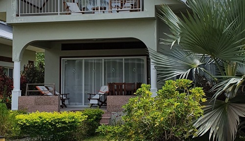Chalet Familial, 2 chambres, patio, vue partielle sur l'océan
