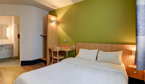 Chambre Double, accessible aux personnes à mobilité réduite, non-fumeurs