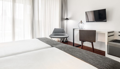 Chambre Double (Two Beds)