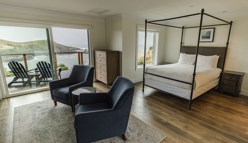 Chambre, 1 grand lit, baignoire