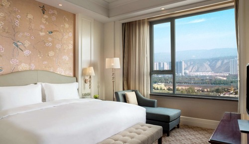 Chambre Luxe, 1 très grand lit, accès au salon club