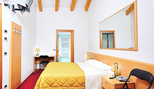 Chambre Confort Double ou avec lits jumeaux, balcon