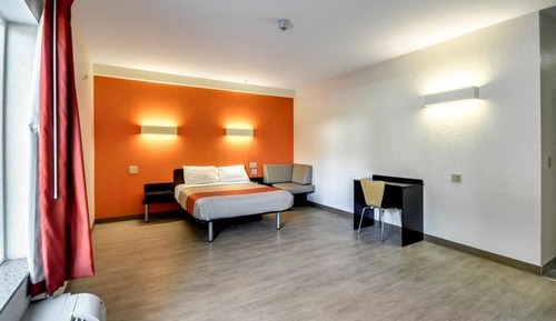 Chambre Deluxe, 1 grand lit, accessible aux personnes à mobilité réduite, non-fumeurs