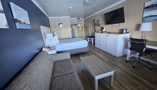 Chambre, 1 très grand lit (Riverfront Castleview, Main Channel)