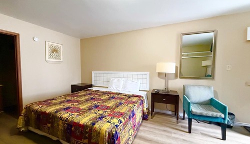 Chambre, 1 très grand lit et 1 canapé-lit, non-fumeurs