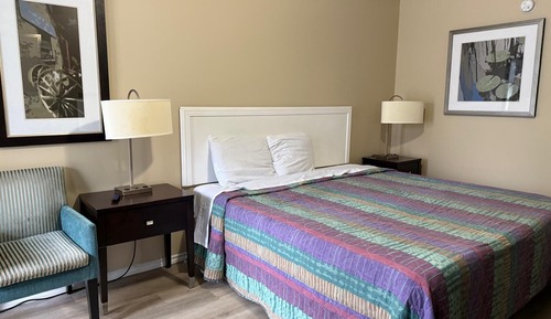 Chambre, 1 très grand lit et 1 canapé-lit, non-fumeurs