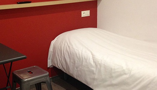 Chambre Solo (Serviettes, TV & Wifi inclus)