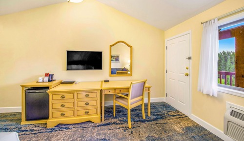 Chambre Standard, 2 grands lits, balcon, vue lac