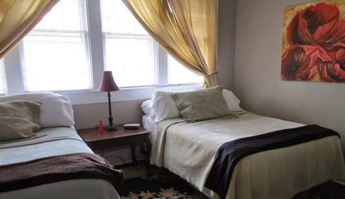 Chambre Classique, 2 lits doubles, salle de bains commune