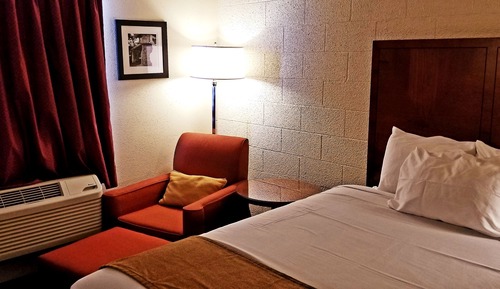 Chambre, 1 très grand lit