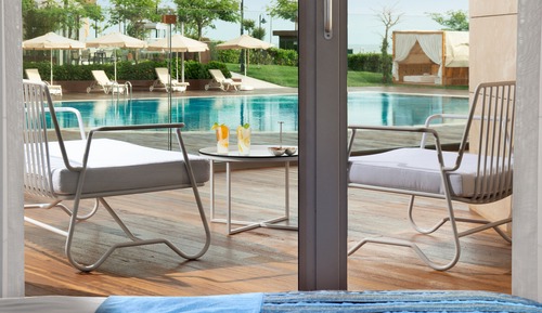Suite Junior, 1 très grand lit, accès piscine