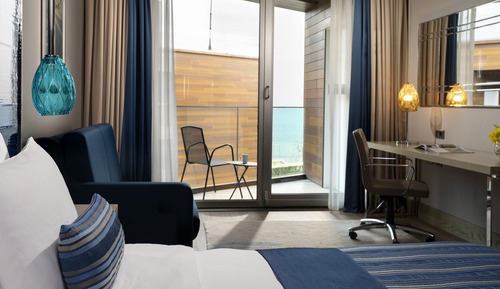 Chambre Premium, 1 très grand lit (Sofa, Side Sea View)
