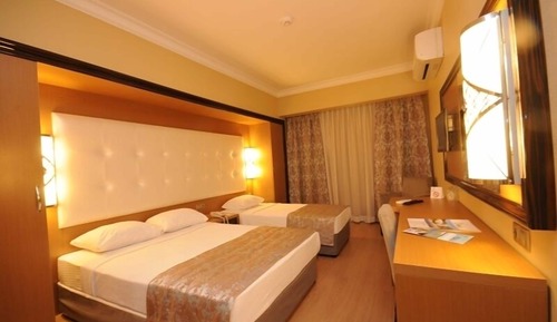 Chambre Standard, vue partielle sur la mer