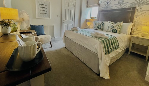 Chambre Double, salle de bains attenante