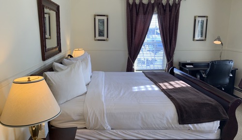 Chambre Supérieure, 1 très grand lit, non-fumeurs, salle de bains attenante