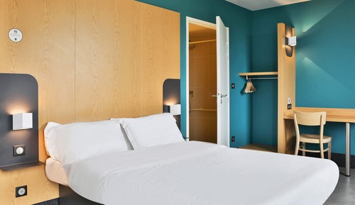 Chambre Double, accessible aux personnes à mobilité réduite, non-fumeurs