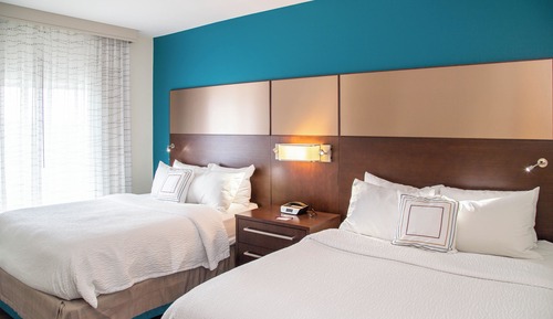 Suite, 2 chambres (Mobility/Hearing Access, Roll-In Shwr)