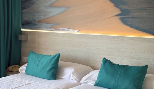 Chambre Double Premium, balcon, vue partielle sur la mer