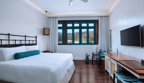 Chambre Standard, 1 très grand lit, salle de bains privée, vue ville (Danta Standard Room)