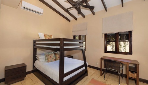 Maison mitoyenne Deluxe, plusieurs lits, terrasse, vue plage (38 Avenida La Antigua | 3 BR | 3 BA)