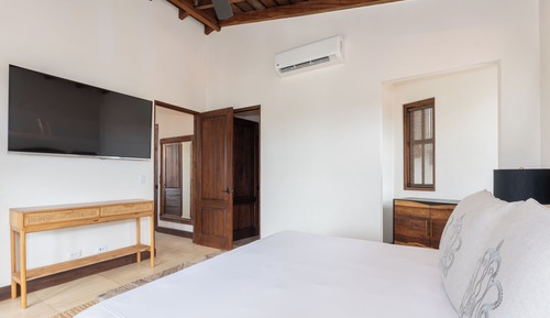 Maison mitoyenne Deluxe, plusieurs lits, piscine privée, vue ville (5 Calle la Ronda | 4 BR | 4 BA)