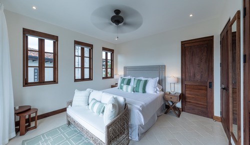 Chambre Deluxe, 1 très grand lit, balcon, vue ville (14B Calle Cartagena | 1 BR | 1 BA)