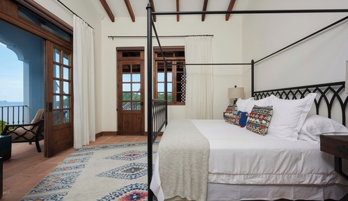 Maison mitoyenne Deluxe, plusieurs lits, piscine privée, vue océan (14 Calle Virginia | 3 BR | 4 BA)