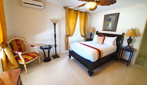 Chambre (Ocean & Pool View)  ( Coral)