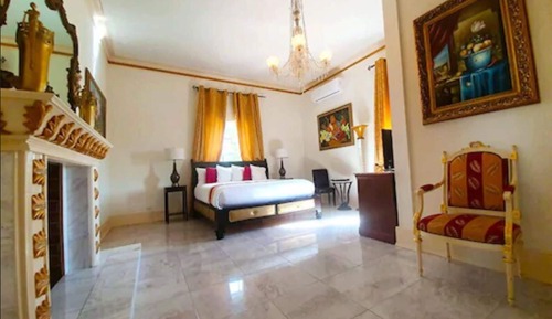 Chambre Luxe, cheminée, vue partielle sur l'océan (Sapphire)