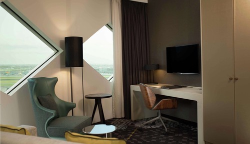 Chambre Exécutive, 1 très grand lit, accès salon affaires, en angle