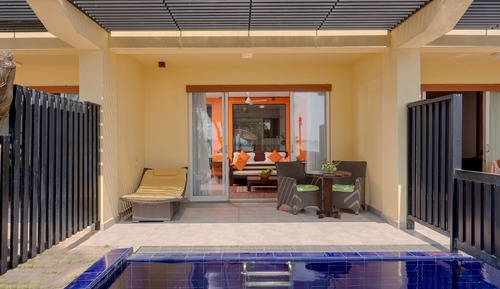Chambre Deluxe (Plunge Pool 10% off on selected wines)