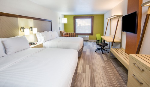 Chambre Standard, 2 grands lits, accessible aux personnes à mobilité réduite (Mobility Tub)