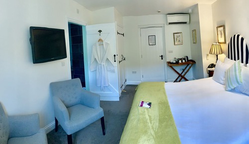 Chambre Double Supérieure, salle de bains attenante, vue jardin (Twin available)