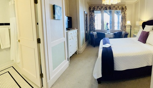 Chambre Tradition, 1 grand lit, vue marina