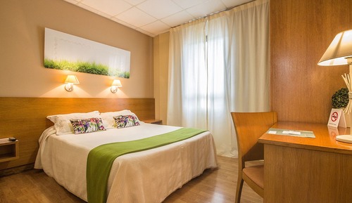 Chambre Double, 1 lit double ou 2 lits jumeaux