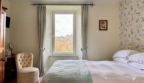 Chambre Double, salle de bains attenante