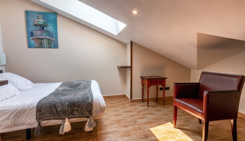 Studio, vue mer (Abuhardillado / Acceso Escaleras)