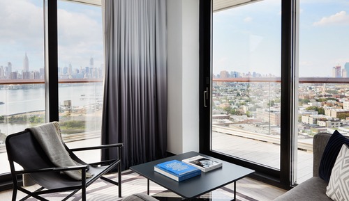 Suite, balcon, en angle (Gotham, Warparound)