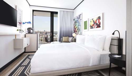 Chambre, 1 très grand lit, accessible aux personnes à mobilité réduite, balcon (Gotham)