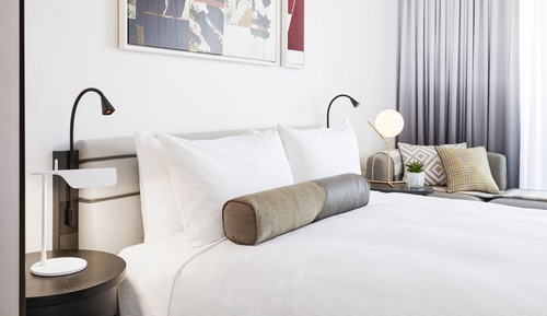 Chambre, 1 grand lit, balcon