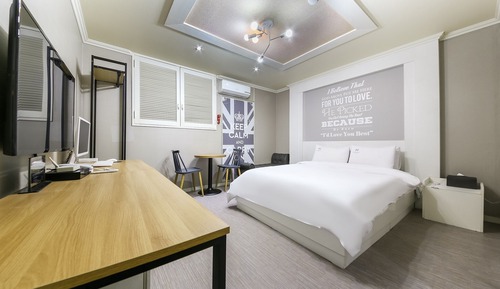Standard Room, City View