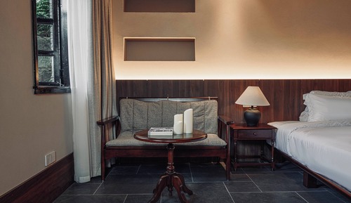 Senior Twin Room, Courtyard View