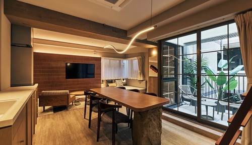 Deluxe Studio