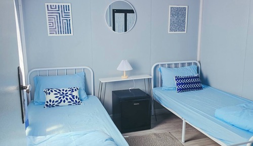 Cabane, 1 chambre, balcon