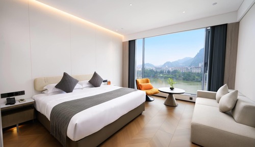 Room, 1 King Bed, River View