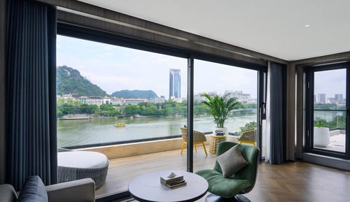 Suite, 1 King Bed (Party)